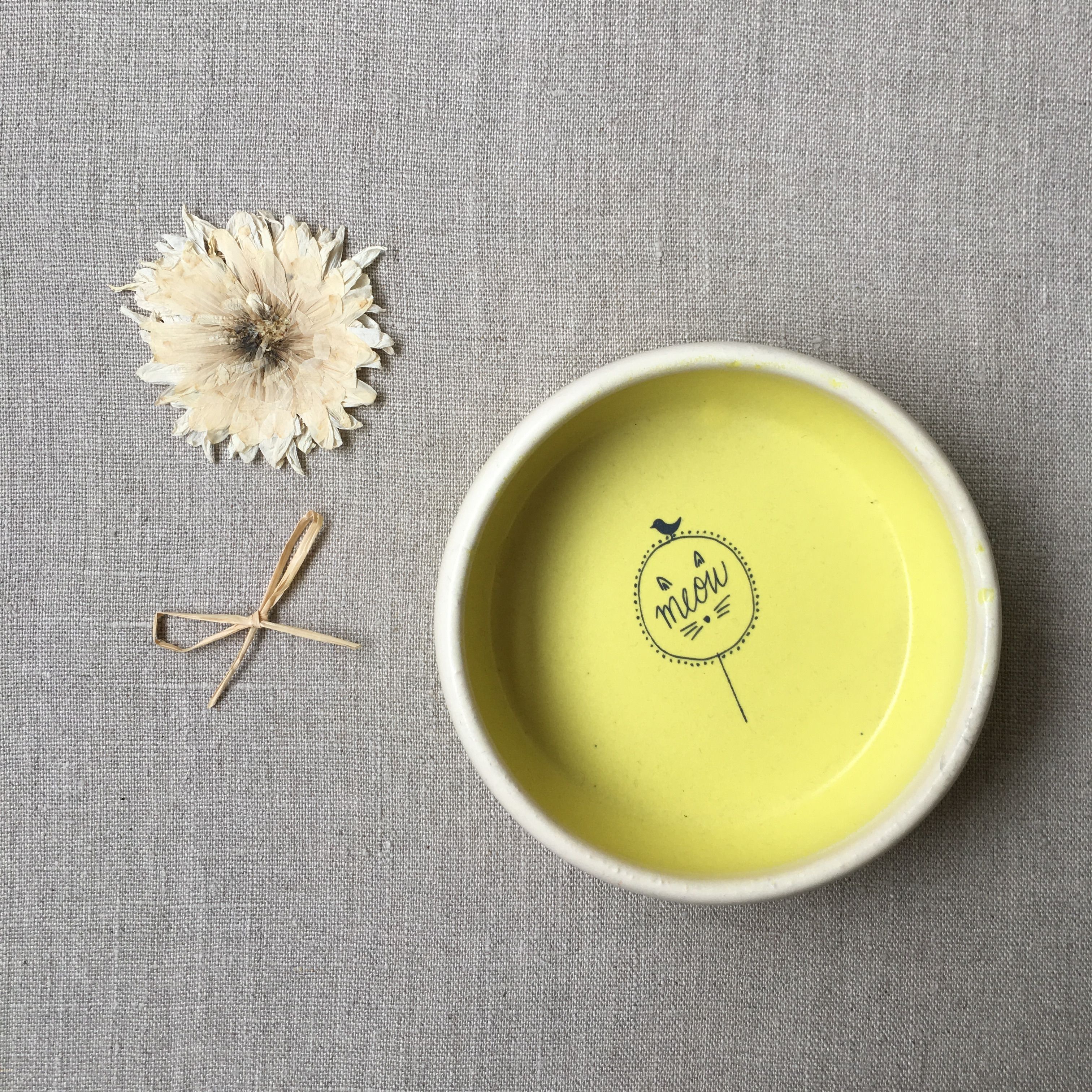 Lifestyle Image: Tree Cat Bowl